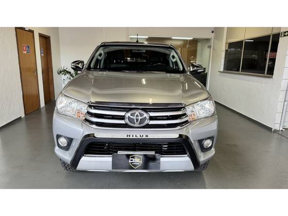 TOYOTA HILUX 2.8 SRV 4X4 CD 16V DIESEL 4P AUTOMÁTICO TOYOTA HILUX 2.8 SRV 4X4 CD 16V DIESEL 4P AUTOMÁTICO